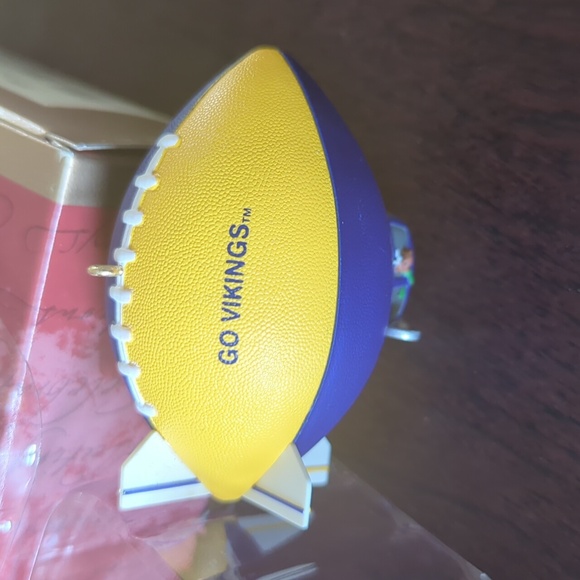 Hallmark Keepsake Ornament NFL Collection Minnesota Vikings NOS 1997 - Picture 7 of 7